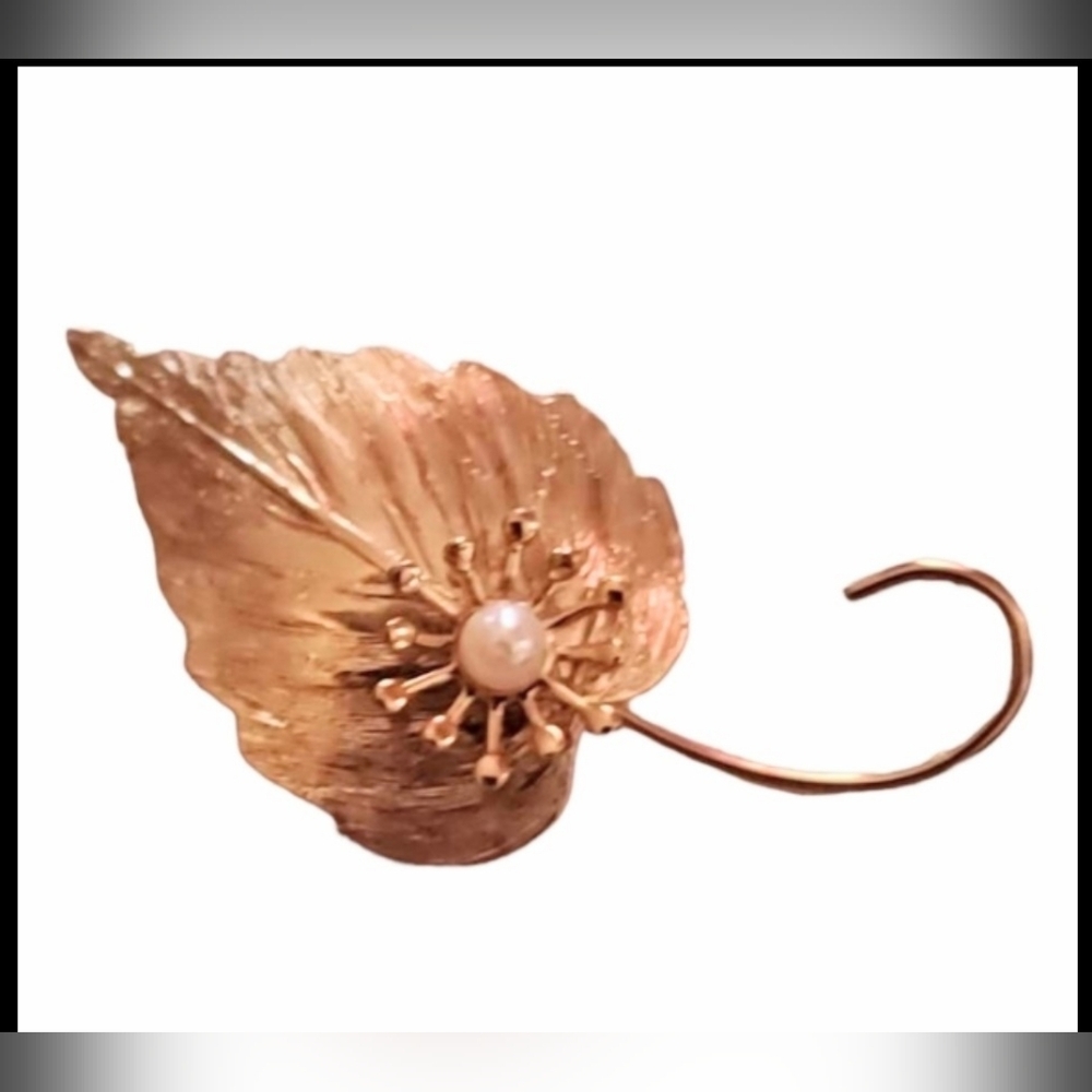 Gorgeous Golden Leaf Brooch With Faux Pearl Flower